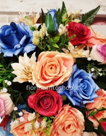 centrotavola di fiori di seta. l'immagine è un eesmpio